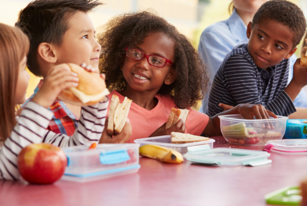 kids at lunch together